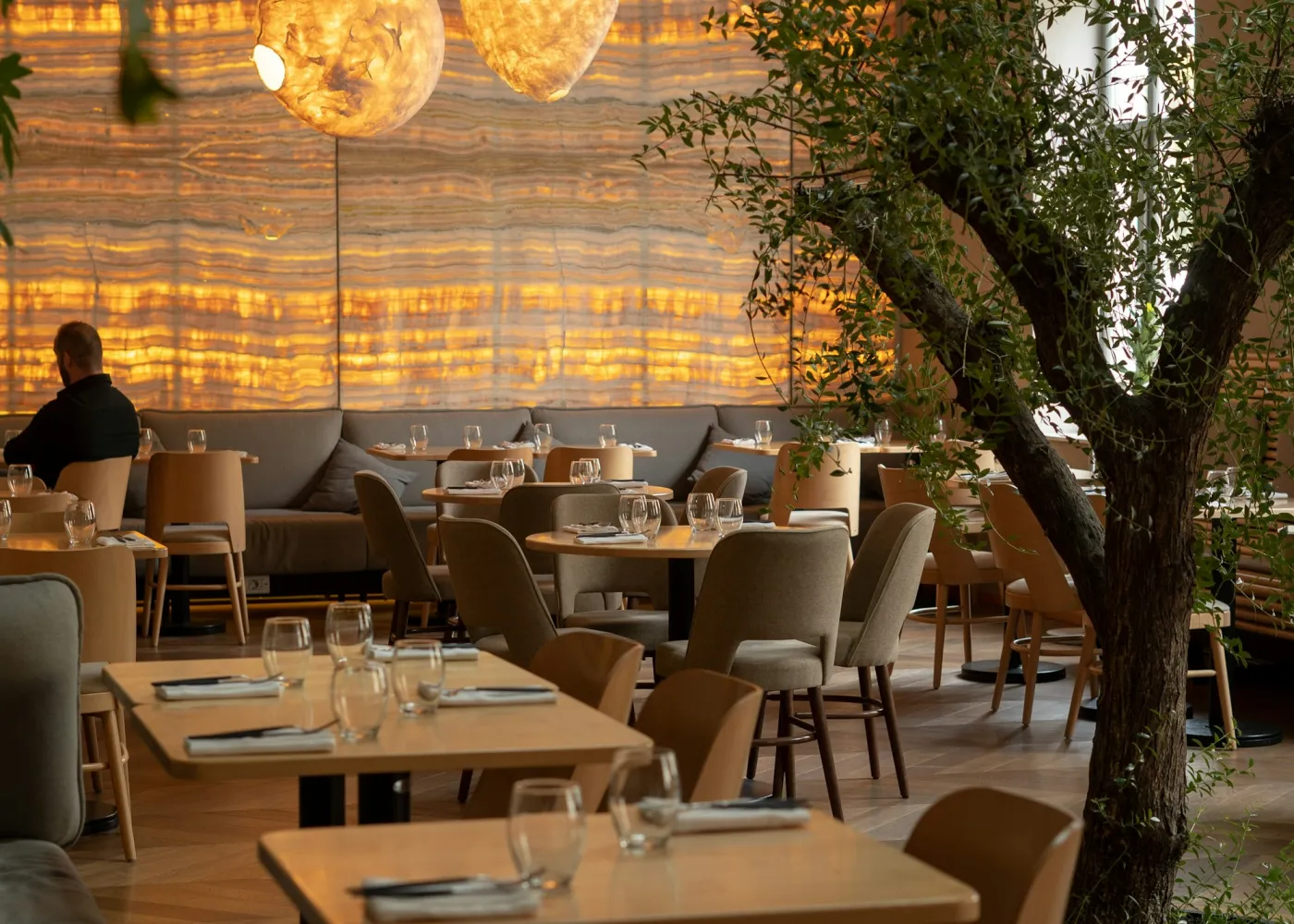 The restaurant garden wall at night
